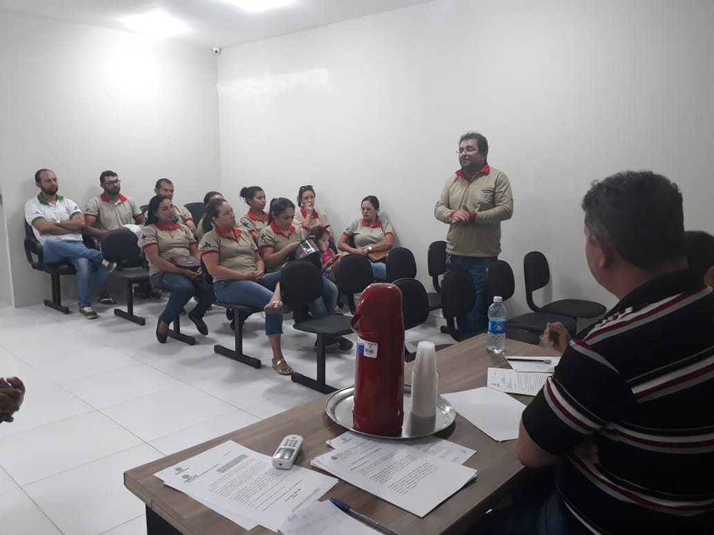 Agentes comunitários de Saúde e Endemias se reuniram na Câmara Municipal juntos aos vereadores;  