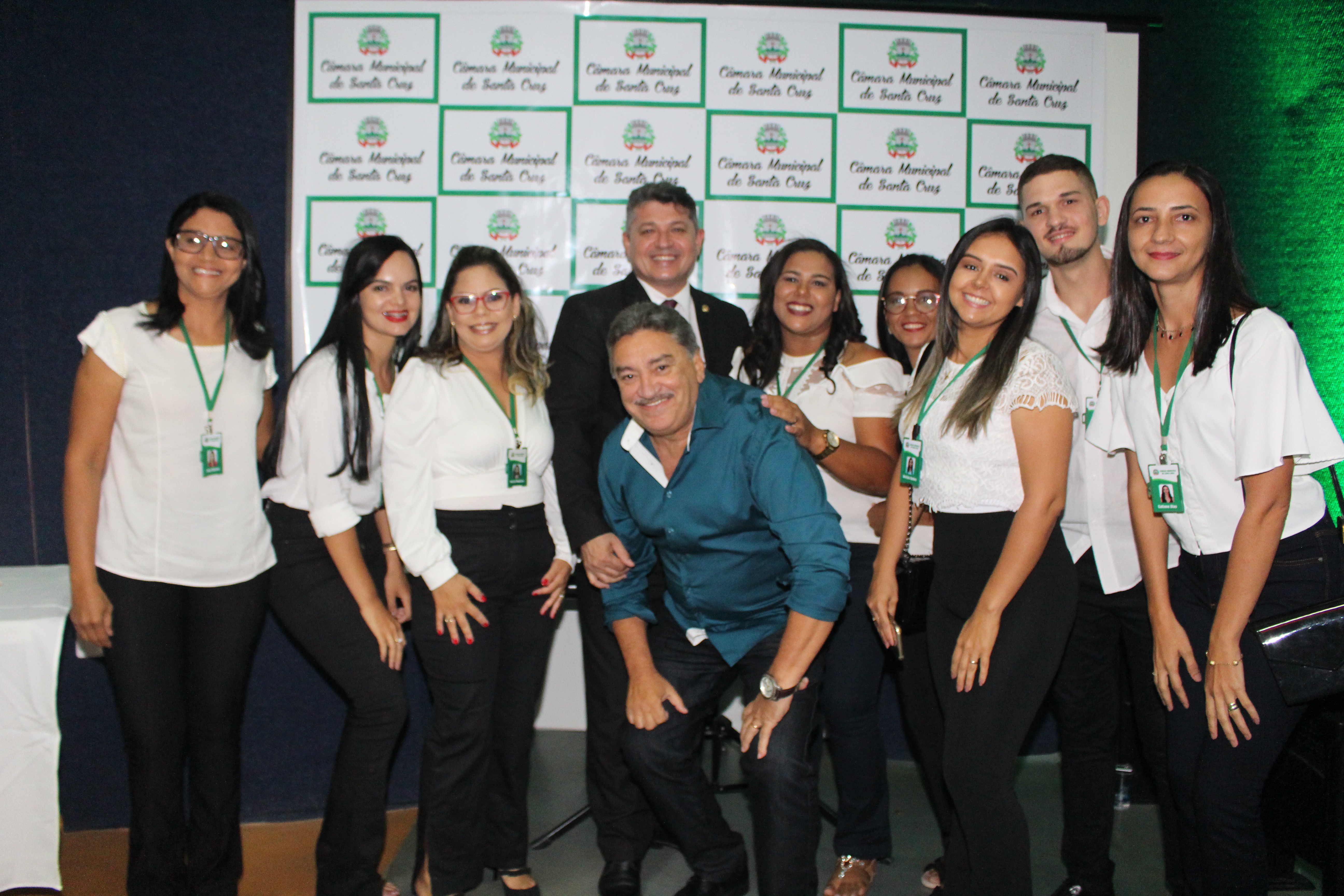 Presidente agradece a equipe da Câmara Municipal de Santa Cruz/RN pelo ótimo trabalho realizado na Sessão Solene de entrega de Títulos e Moções. 