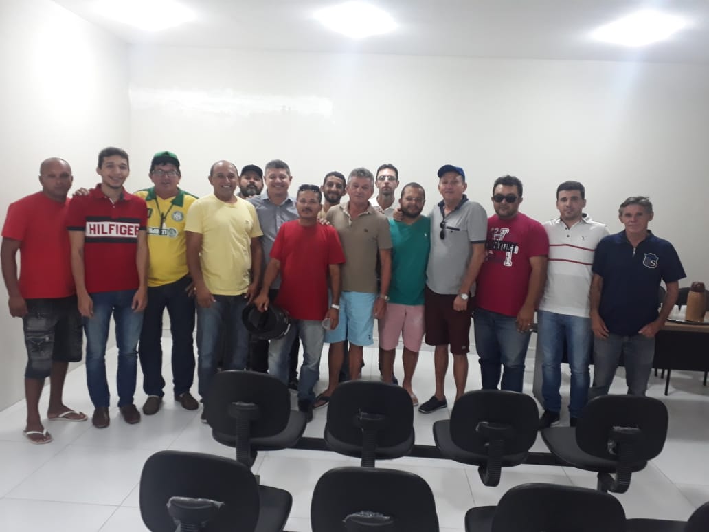 Reunião com os Taxistas para discutir pontos importantes do Projeto de Lei 006/2019- Executivo.