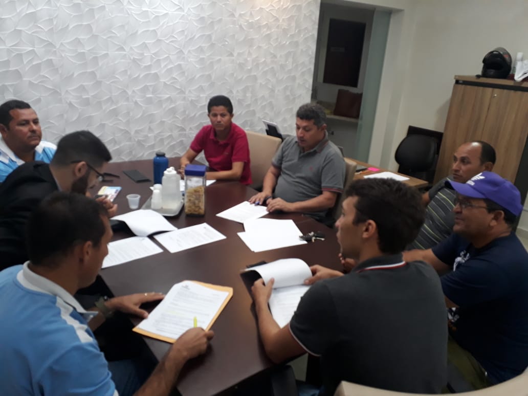 Reunião da Comissões de Planejamento Urbano, Meio Ambiente e Transporte para discutir projeto dos Taxistas.